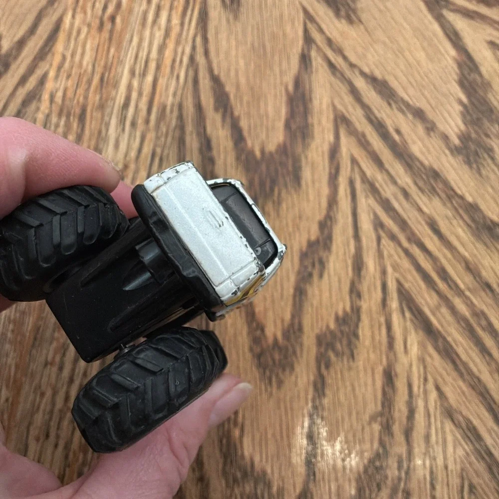 maisto tonka trucks